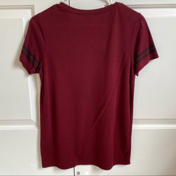 Maroon t-shirt - Picture 2 of 2